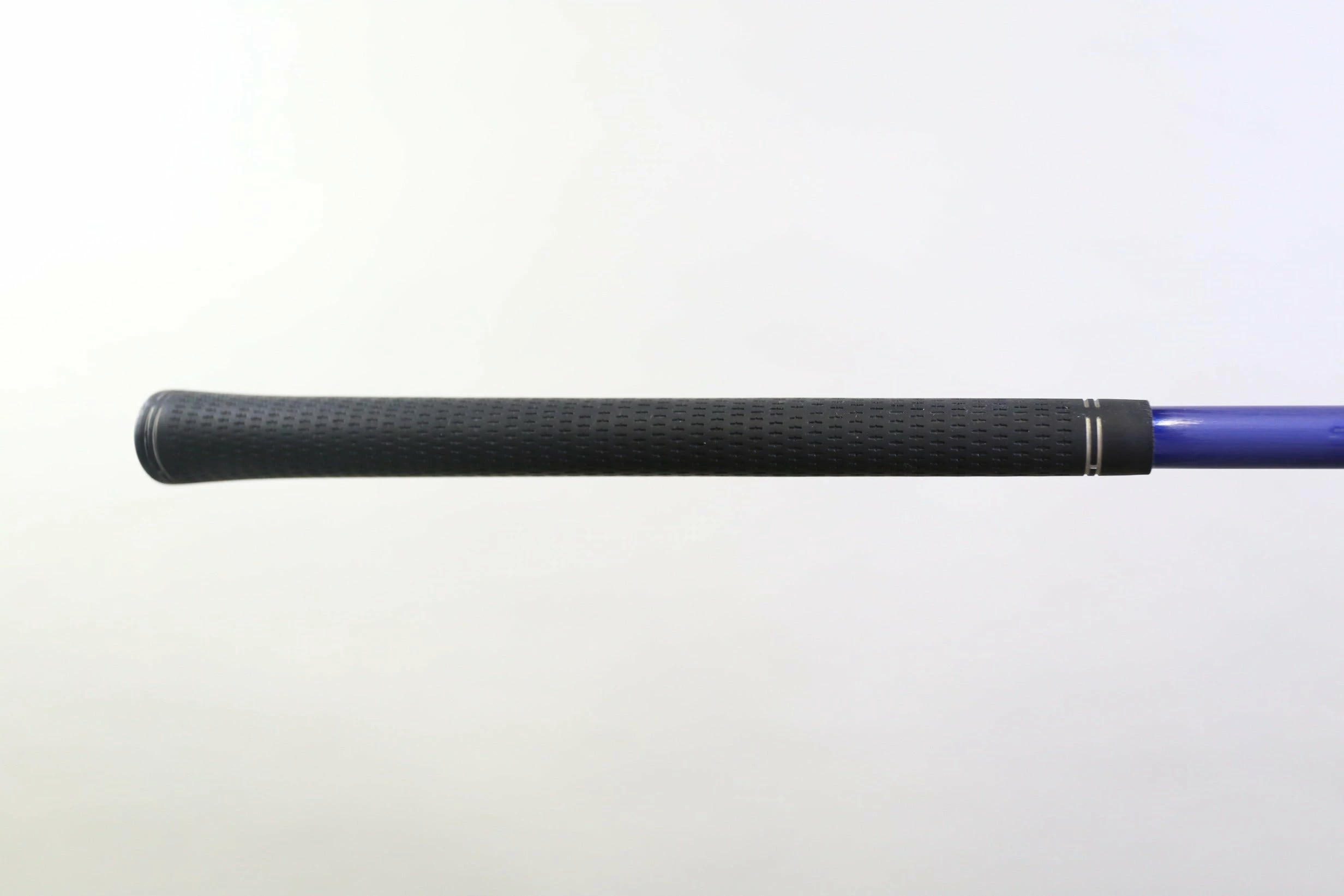 Titleist 907 D2 Driver - Right-Handed - 10.5 Degrees - Regular Flex - Image 9