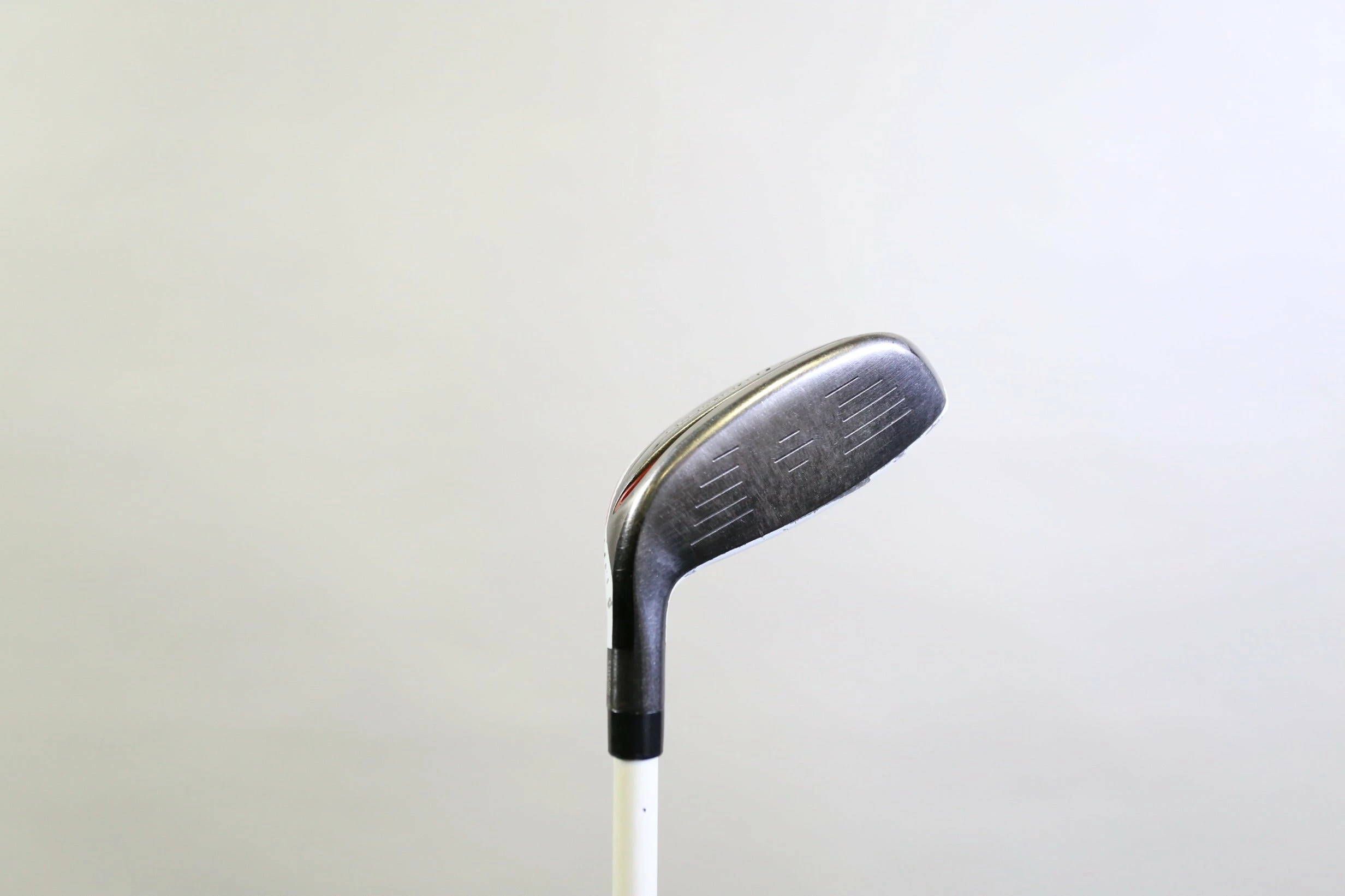 TaylorMade AeroBurner Rescue 4 Hybrid 22* RH 39.5 In Graphite Shaft Regular Flex - Image 2