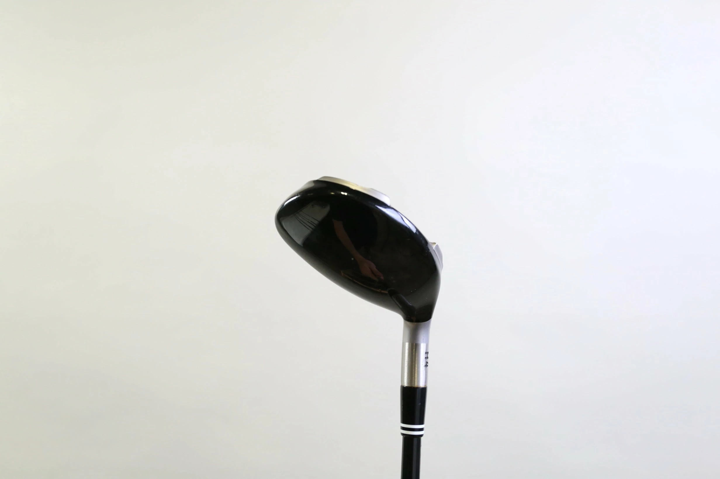 Cleveland Classic 4 Hybrid 23* RH 40 In Matrix Ozik Graphite Shaft Stiff Flex - Image 4