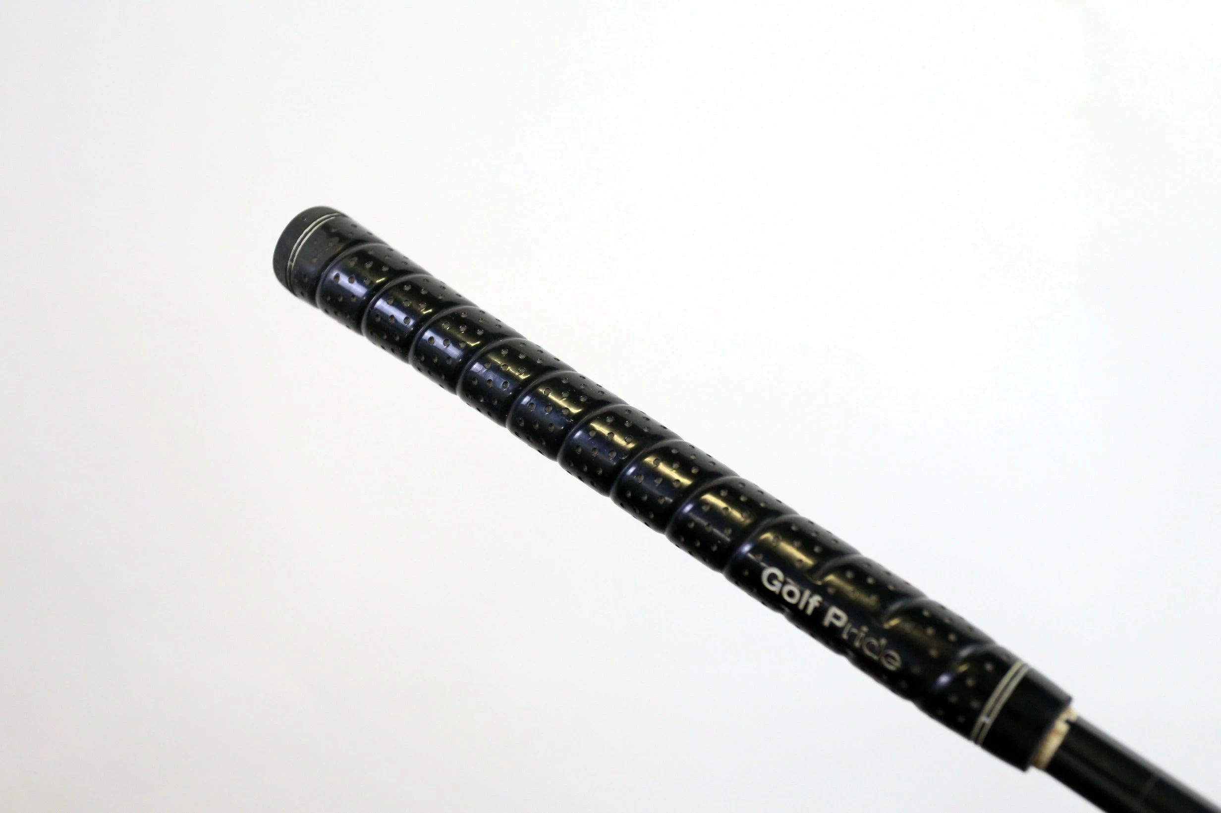 Titleist 907 D1 Driver - Right-Handed - 10.5 Degrees - Regular Flex - Image 9